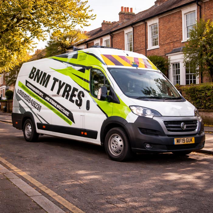 Mobile-Tyre-Services-in-South-London-000